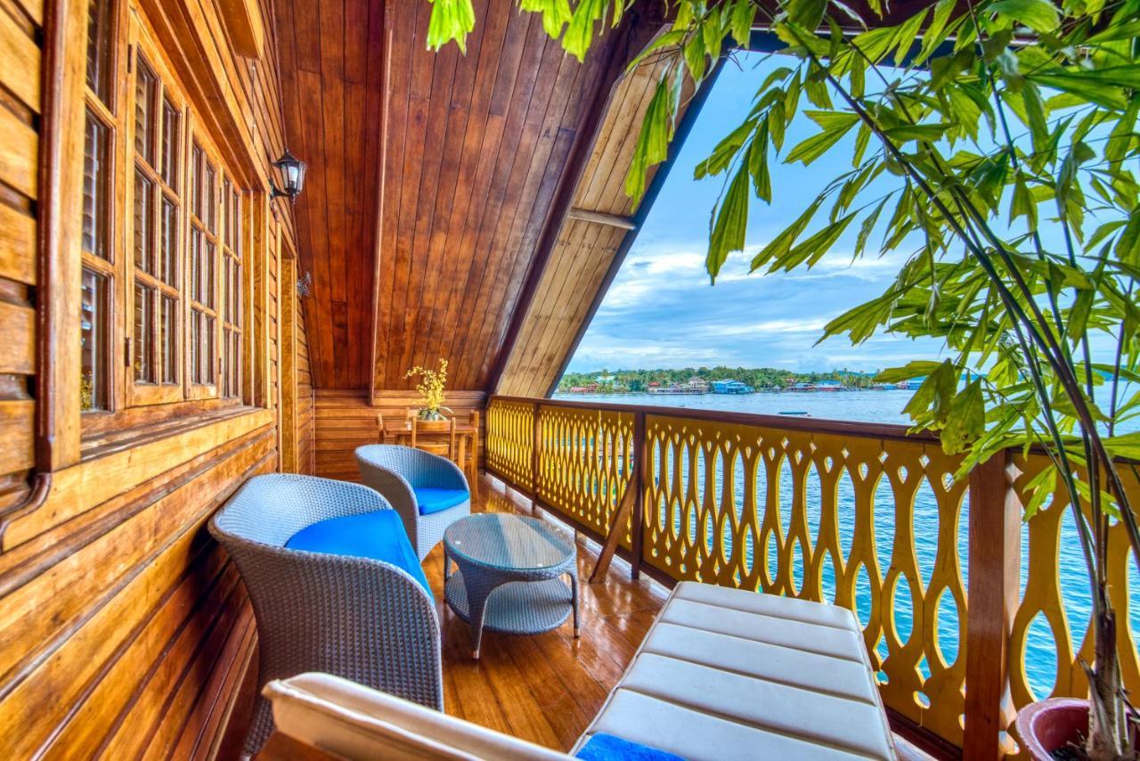 Hotel Bocas Town Exterior photo