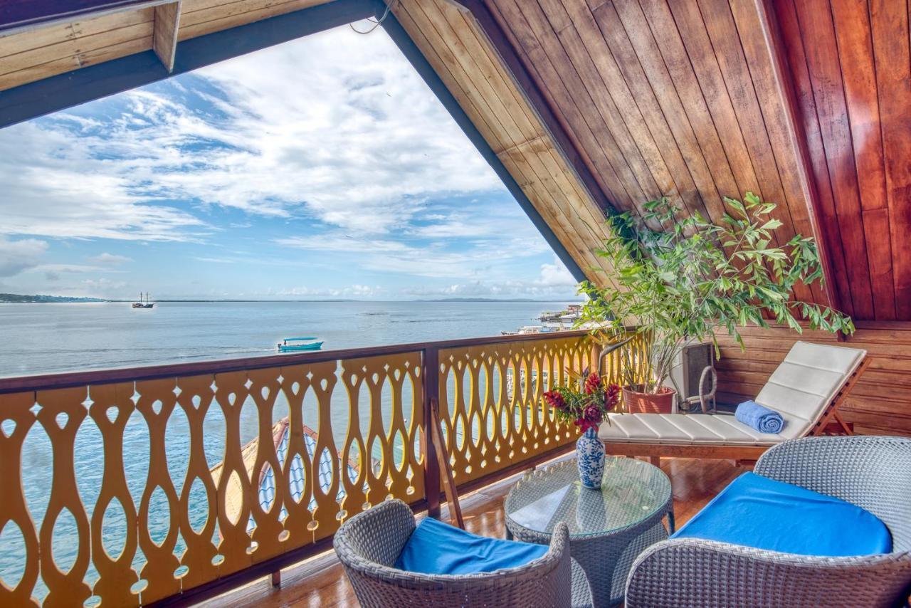 Hotel Bocas Town Exterior photo